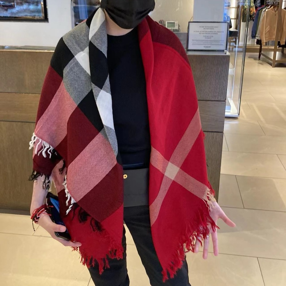 Burberry scarf - Picture 2 of 8
